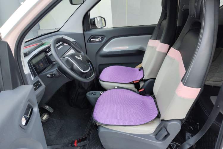 Used Wuling Hongguang MINIEV 2022 Macaron Premium Model – Lithium Iron Phosphate Left Front Seat