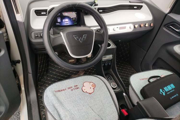 Used Wuling Hongguang MINIEV 2022 Macaron Premium Model – Lithium Iron Phosphate Audio And AC Panel