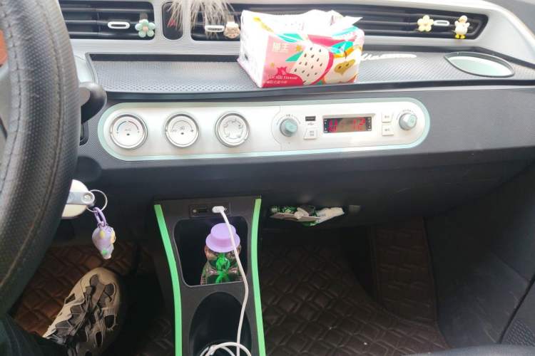 Used Wuling Hongguang MINIEV 2022 Macaron Premium Model – Lithium Iron Phosphate Audio And AC Panel
