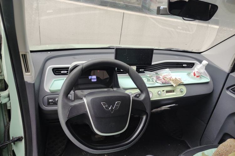 Used Wuling Hongguang MINIEV 2022 Macaron Premium Model – Lithium Iron Phosphate Center Console