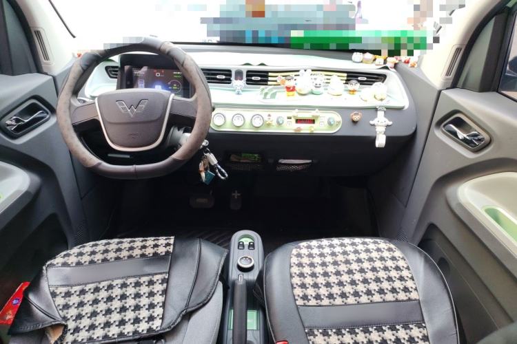 Used Wuling Hongguang MINIEV 2022 Macaron Premium Model – Lithium Ternary Battery Center Console