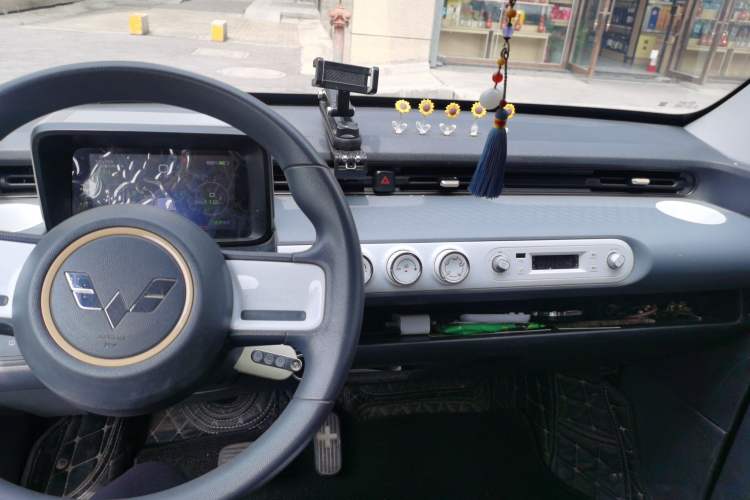 Used Wuling Hongguang MINIEV 2022 GAMEBOY 200km Gaming Edition with Lithium Iron Phosphate Center Console