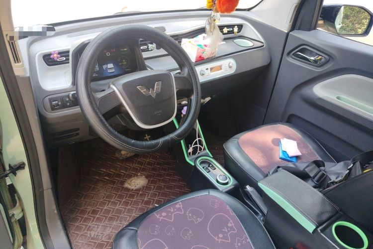 Used Wuling Hongguang MINIEV 2022 Macaron Premium Model – Lithium Iron Phosphate Center Console
