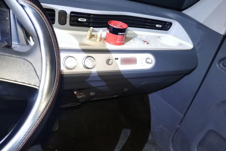 Used Wuling Hongguang MINIEV 2022 Macaron Premium Model – Lithium Iron Phosphate Center Console