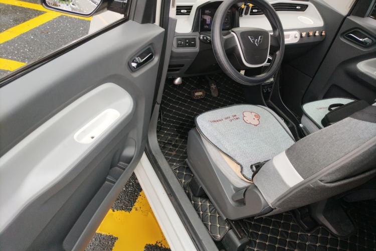 Used Wuling Hongguang MINIEV 2022 Macaron Premium Model – Lithium Iron Phosphate Driver Seat