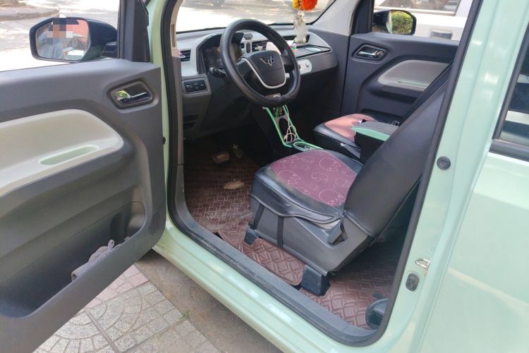 Used Wuling Hongguang MINIEV 2022 Macaron Premium Model – Lithium Iron Phosphate Driver Seat