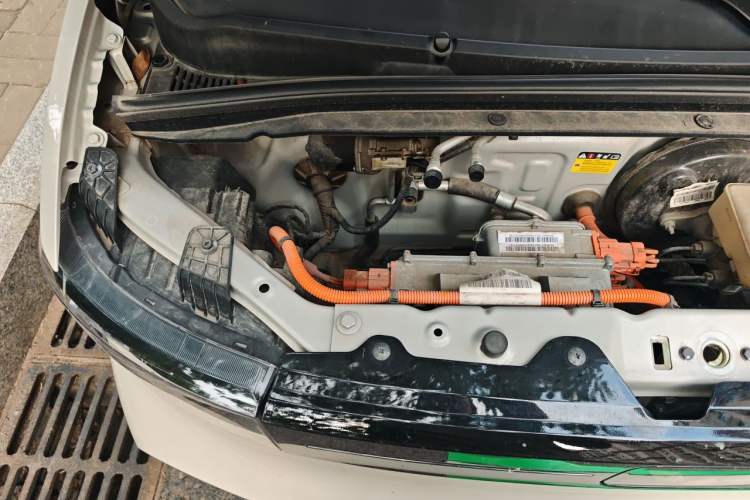 Used Wuling Hongguang MINIEV 2022 Macaron Premium Model – Lithium Iron Phosphate Engine Bay Right