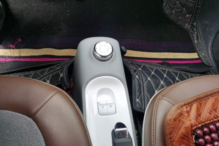 Used Wuling Hongguang MINIEV 2022 GAMEBOY 200km Gaming Edition with Lithium Iron Phosphate Gear Lever