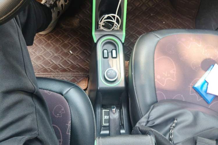 Used Wuling Hongguang MINIEV 2022 Macaron Premium Model – Lithium Iron Phosphate Gear Lever