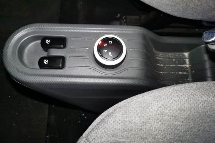 Used Wuling Hongguang MINIEV 2022 Macaron Premium Model – Lithium Iron Phosphate Gear Lever