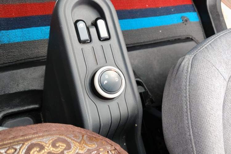 Used Wuling Hongguang MINIEV 2022 Macaron Premium Model – Lithium Iron Phosphate Gear Lever