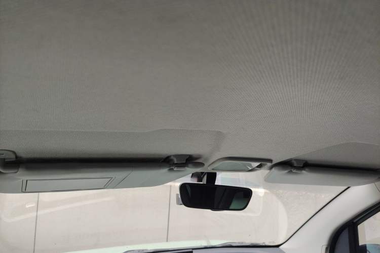 Used Wuling Hongguang MINIEV 2022 Macaron Premium Model – Lithium Iron Phosphate Headliner