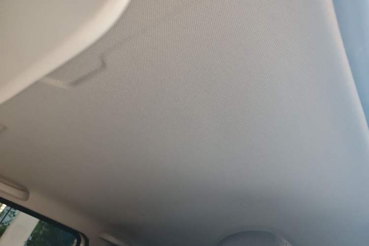 Used Wuling Hongguang MINIEV 2022 Macaron Premium Model – Lithium Iron Phosphate Headliner