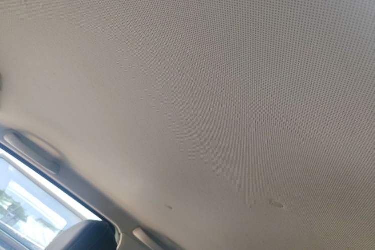 Used Wuling Hongguang MINIEV 2022 Macaron Premium Model – Lithium Iron Phosphate Headliner