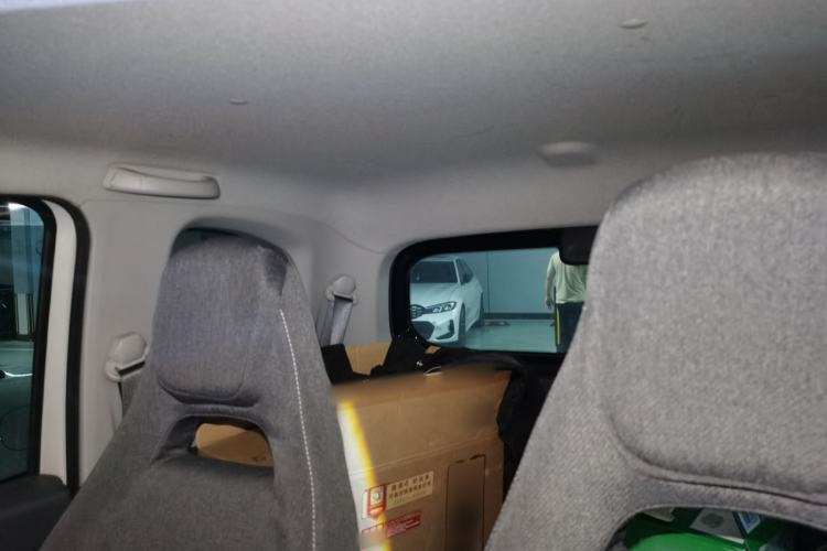 Used Wuling Hongguang MINIEV 2022 Macaron Premium Model – Lithium Iron Phosphate Headliner