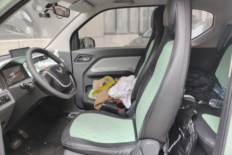 Used Wuling Hongguang MINIEV 2022 Macaron Premium Model – Lithium Iron Phosphate Left Front Seat