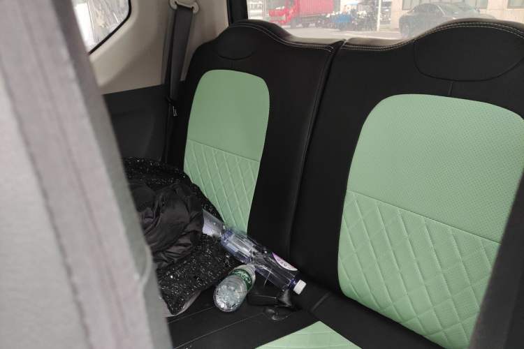 Used Wuling Hongguang MINIEV 2022 Macaron Premium Model – Lithium Iron Phosphate Left Rear Seat