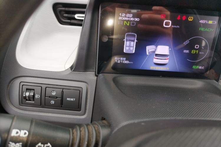 Used Wuling Hongguang MINIEV 2022 Macaron Premium Model – Lithium Iron Phosphate Odometer Close Up