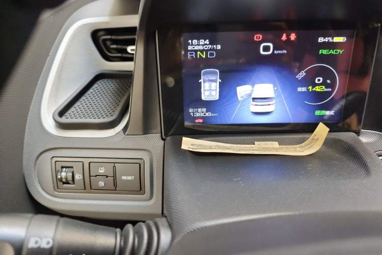 Used Wuling Hongguang MINIEV 2022 Macaron Premium Model – Lithium Ternary Battery Odometer Close Up
