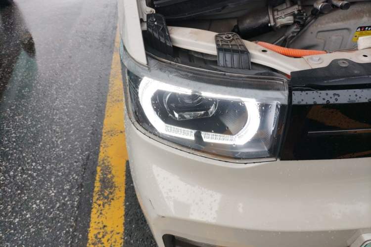 Used Wuling Hongguang MINIEV 2022 Macaron Premium Model – Lithium Iron Phosphate Right Front Headlight