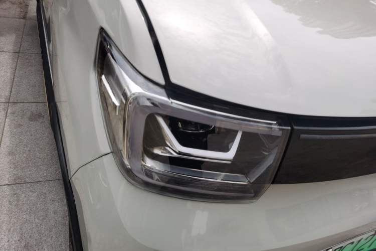 Used Wuling Hongguang MINIEV 2022 GAMEBOY 200km Gaming Edition with Lithium Iron Phosphate Right Front Headlight