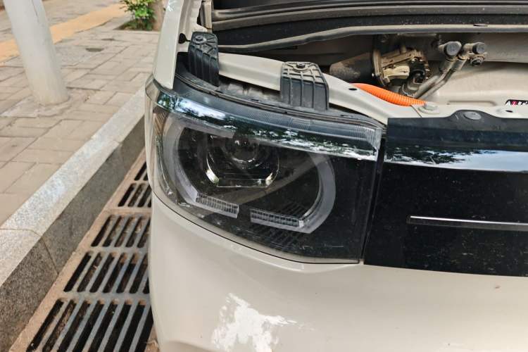 Used Wuling Hongguang MINIEV 2022 Macaron Premium Model – Lithium Iron Phosphate Right Front Headlight
