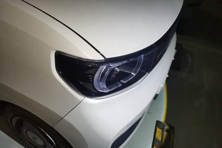 Used Wuling Hongguang MINIEV 2022 Macaron Premium Model – Lithium Iron Phosphate Right Front Headlight
