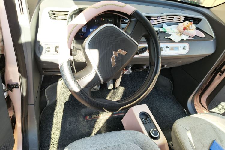 Used Wuling Hongguang MINIEV 2022 Macaron Premium Model – Lithium Ternary Battery Steering Wheel