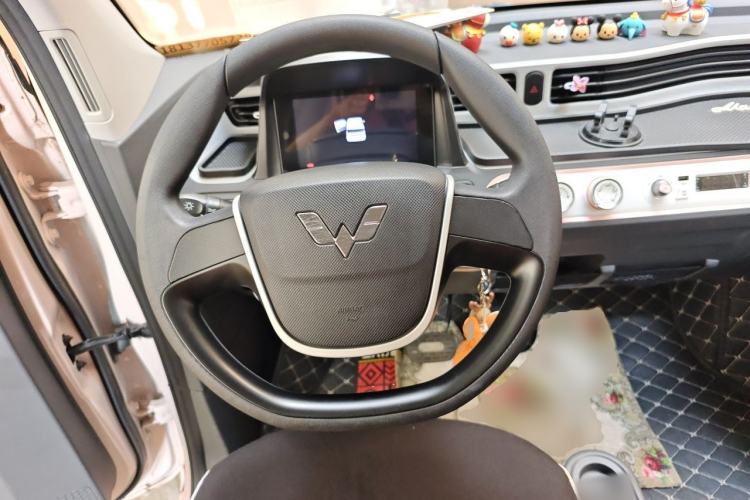Used Wuling Hongguang MINIEV 2022 Macaron Premium Model – Lithium Ternary Battery Steering Wheel