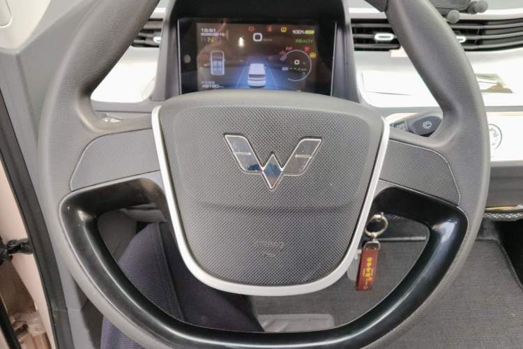 Used Wuling Hongguang MINIEV 2022 Macaron Premium Model – Lithium Iron Phosphate Steering Wheel