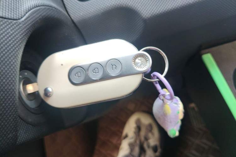 Used Wuling Hongguang MINIEV 2022 Macaron Premium Model – Lithium Iron Phosphate Vehicle Key
