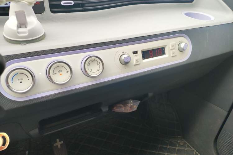 Used Wuling Hongguang MINIEV 2022 Macaron-Color Edition Lithium Iron Phosphate Audio And AC Panel