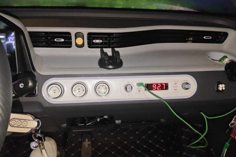 Used Wuling Hongguang MINIEV 2022 Macaron Colorful Edition Lithium Iron Phosphate Audio And AC Panel
