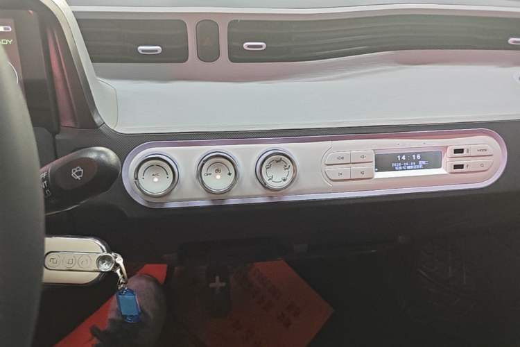 Used Wuling Hongguang MINIEV 2022 Macaron-Color Edition Lithium Iron Phosphate Audio And AC Panel