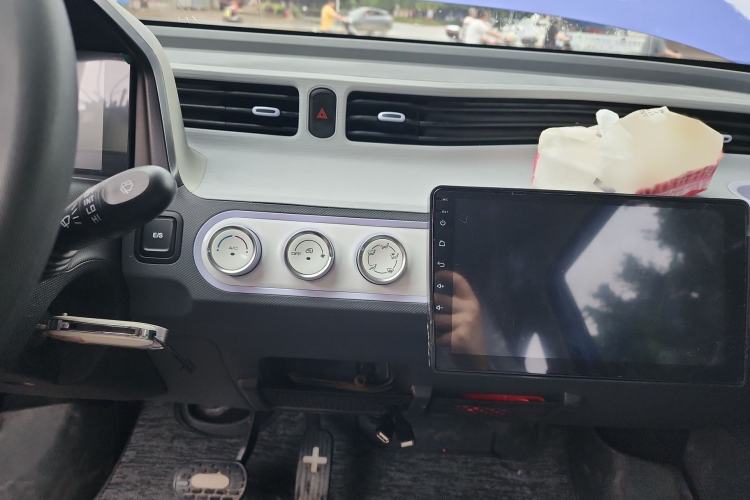 Used Wuling Hongguang MINIEV 2022 Macaron Colorful Edition Lithium-Ion Battery Audio And AC Panel