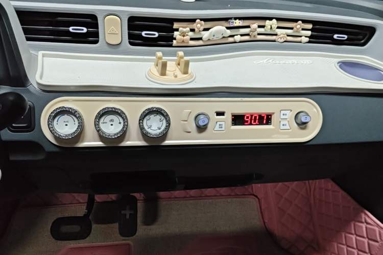 Used Wuling Hongguang MINIEV 2022 Macaron Colorful Edition Lithium-Ion Battery Audio And AC Panel