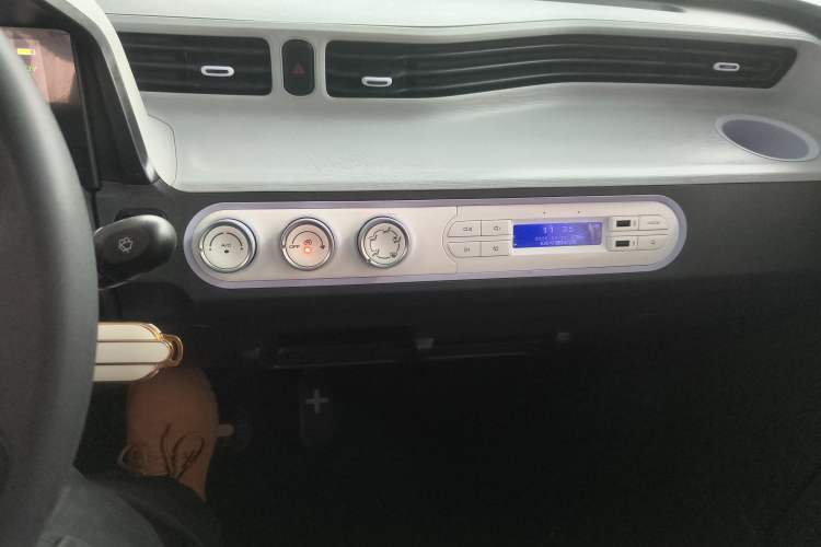 Used Wuling Hongguang MINIEV 2022 Macaron Colorful Edition Lithium-Ion Battery Audio And AC Panel