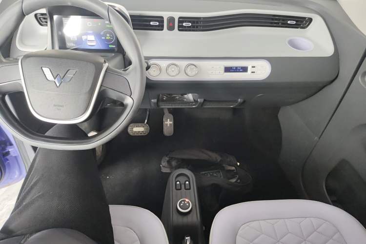Used Wuling Hongguang MINIEV 2022 Macaron-Color Edition Lithium Iron Phosphate Audio And AC Panel