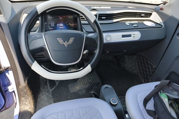Used Wuling Hongguang MINIEV 2022 Macaron-Color Edition Lithium Iron Phosphate Center Console