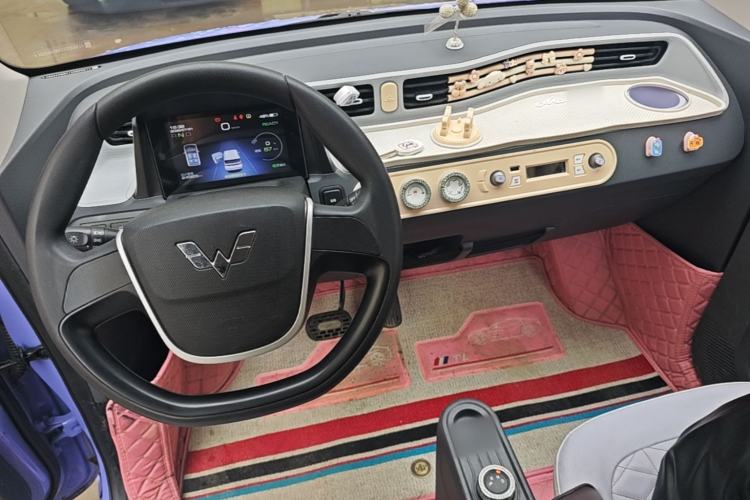 Used Wuling Hongguang MINIEV 2022 Macaron Colorful Edition Lithium-Ion Battery Center Console