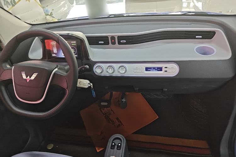 Used Wuling Hongguang MINIEV 2022 Macaron-Color Edition Lithium Iron Phosphate Center Console