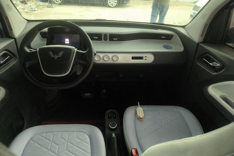 Used Wuling Hongguang MINIEV 2022 Macaron Colorful Edition Lithium-Ion Battery Center Console