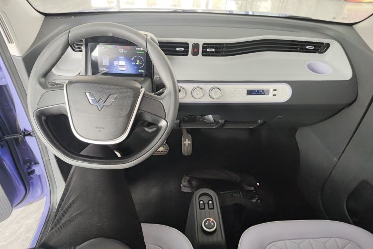 Used Wuling Hongguang MINIEV 2022 Macaron-Color Edition Lithium Iron Phosphate Center Console