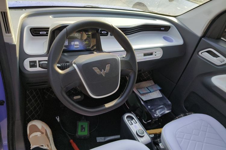 Used Wuling Hongguang MINIEV 2022 Macaron Premium Model – Lithium Iron Phosphate Center Console