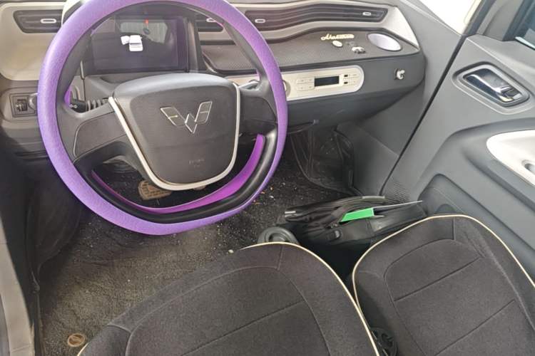 Used Wuling Hongguang MINIEV 2022 Macaron-Color Edition Lithium Iron Phosphate Center Console