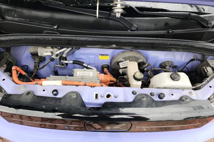 Used Wuling Hongguang MINIEV 2022 Macaron Colorful Edition Lithium-Ion Battery Engine Bay