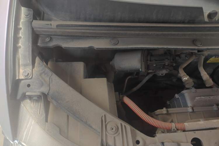 Used Wuling Hongguang MINIEV 2022 GAMEBOY 300km Enthusiast Model with Lithium Iron Phosphate Engine Bay Right