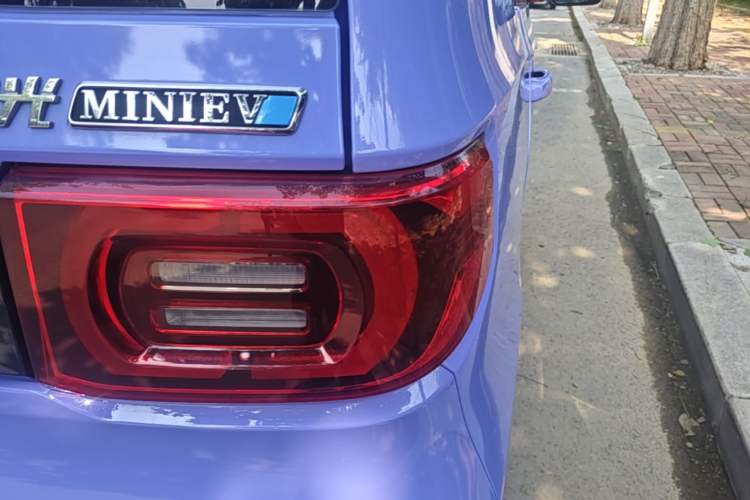 Used Wuling Hongguang MINIEV 2022 Macaron-Color Edition Lithium Iron Phosphate Exterior 3