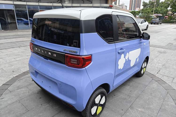 Used Wuling Hongguang MINIEV 2022 Macaron Colorful Edition Lithium-Ion Battery Exterior 4