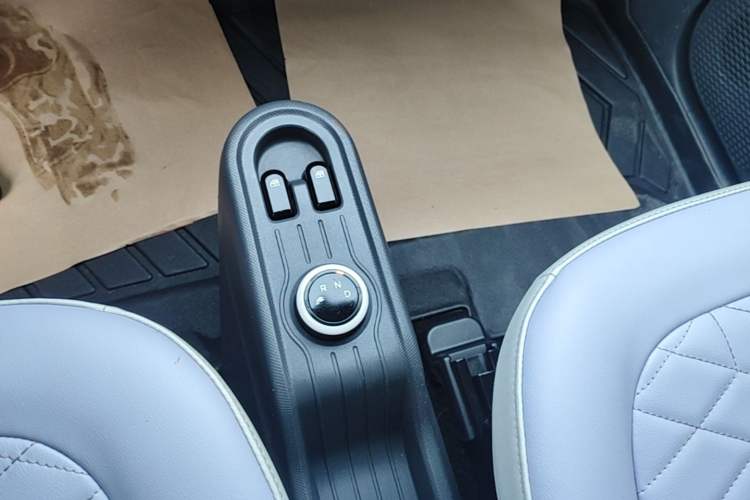 Used Wuling Hongguang MINIEV 2022 Macaron Colorful Edition Lithium-Ion Battery Gear Lever